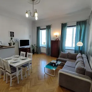 Novo Mundo Apartment